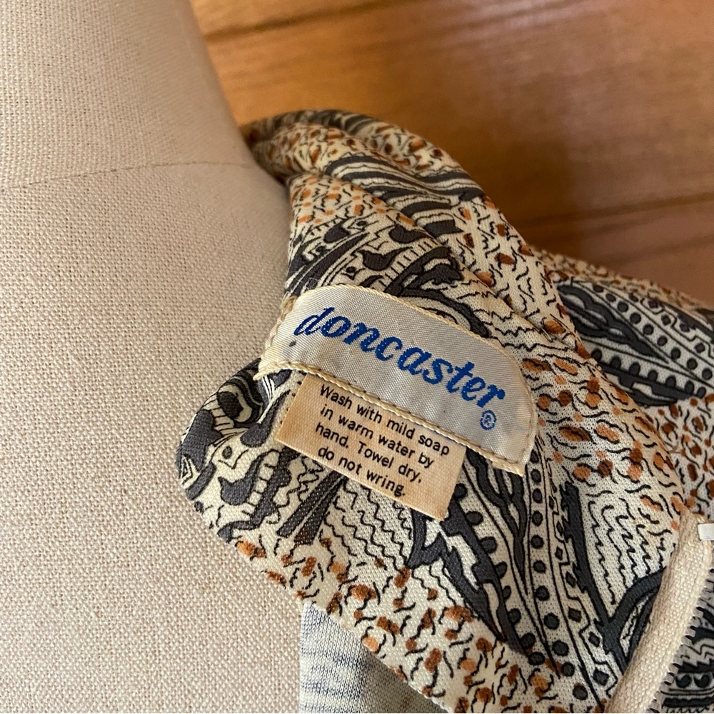Vintage 70s Doncaster paisley long sleeve midi dress - Picture 6 of 6